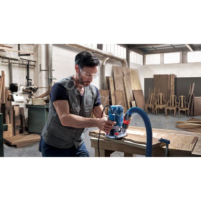Фрезер вертикальный BOSCH GOF 130 в кор., 06016B7000